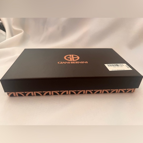 NWT Giani Bernini Bear Print Kite Scarf and Logo Keychain - Picture 12 of 14